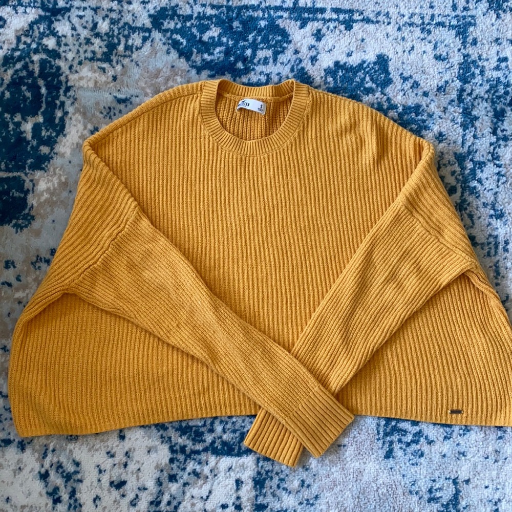 Hollister burnt yellow fall crop sweater